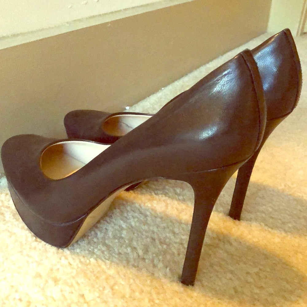 Black Nine West Leather Platform Pumps!
